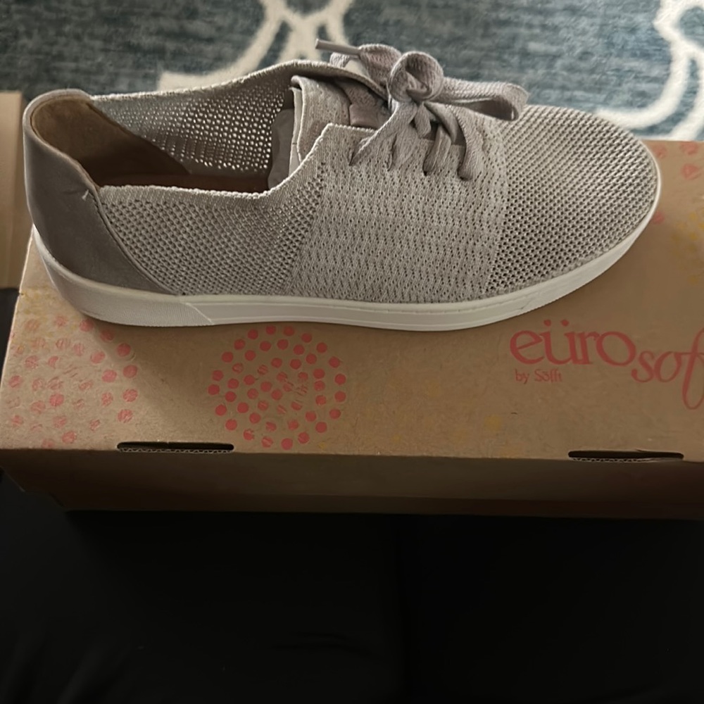 Carolena grey size 7.5 sneaker